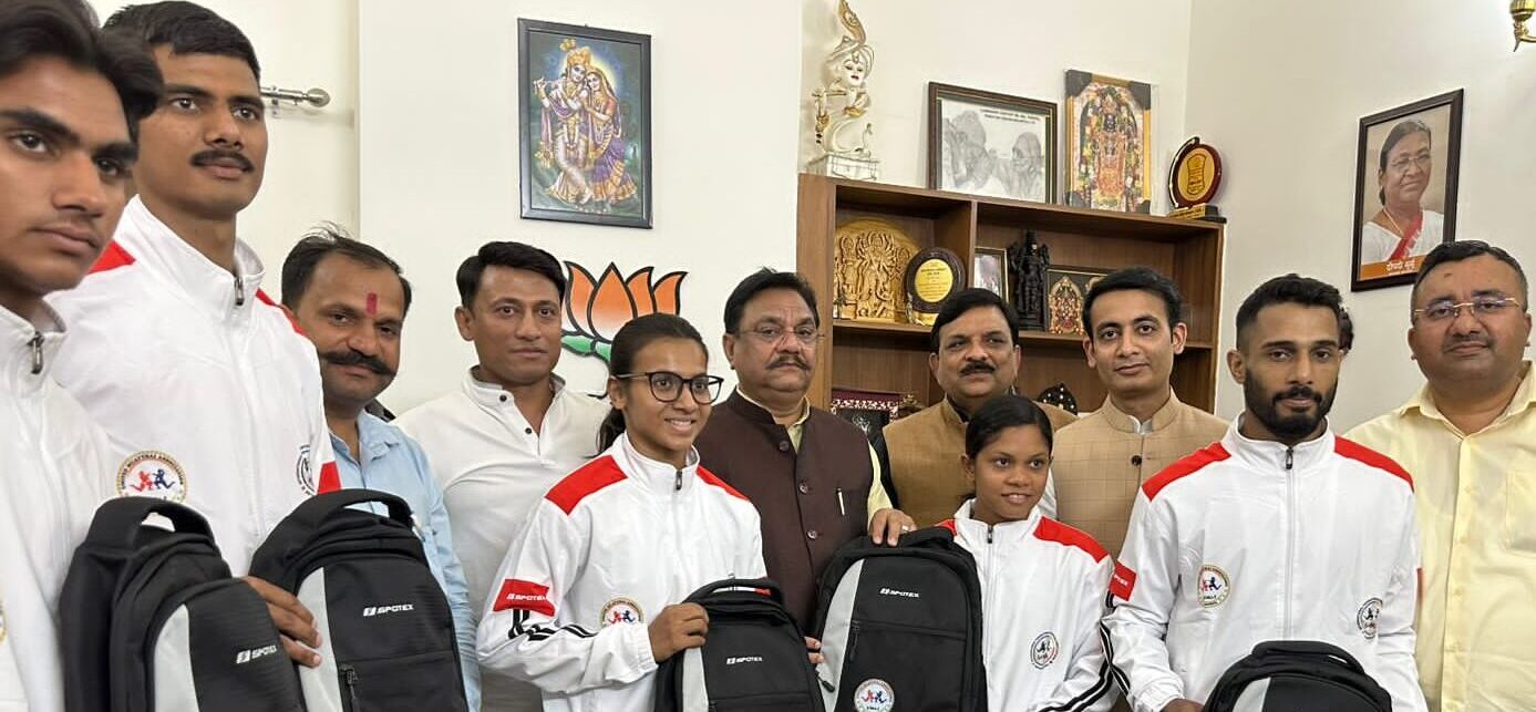 विश्व मुए थाई चैम्पियनशिप में भाग लेने रवाना हुई तेरह सदस्यीय टीम इंडिया