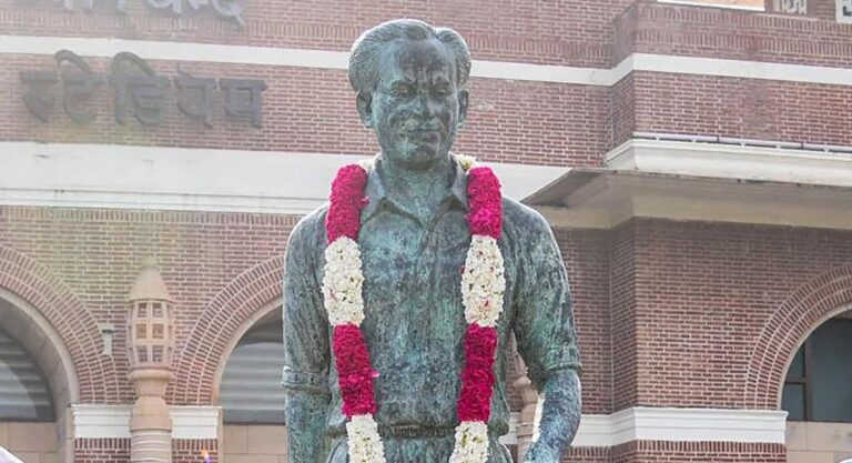 indian-hockey-legend-major-dhyan-chand-during-the-1936-berlin-olympics
