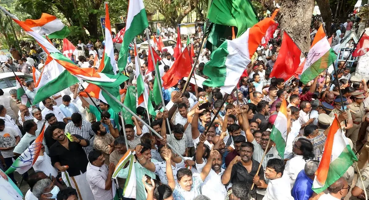 congress-leader-rahul-gandhi-salutes-people-after-victory-in-kerala-local-body-election-results