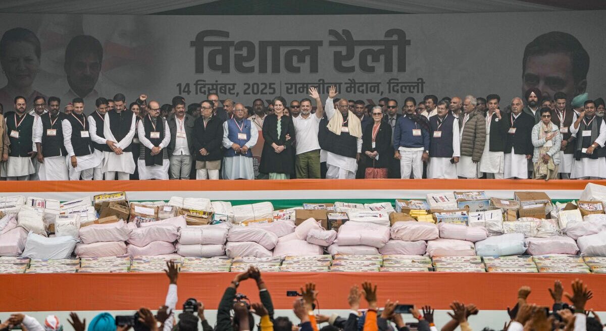 congress-rally-at-delhi-ramlila-maidan-rahul-gandhi-priyanka-vadra-mallikarjun-kharge