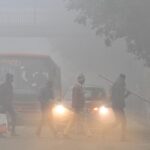 delhi dense turns-into-a-gas-chamber-228-flights-cancelled