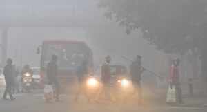 delhi dense turns-into-a-gas-chamber-228-flights-cancelled