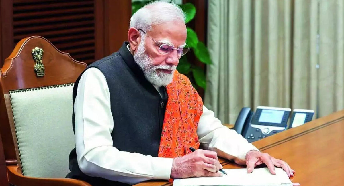 first-cabinet-meeting-at-seva-teerth-pm-modi