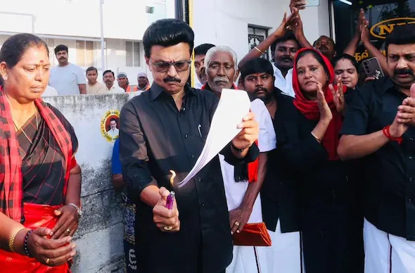 Tamil Nadu CM Stalin hoisting black flag in houses
