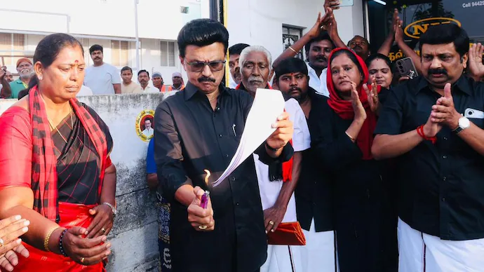 Tamil Nadu CM Stalin hoisting black flag in houses