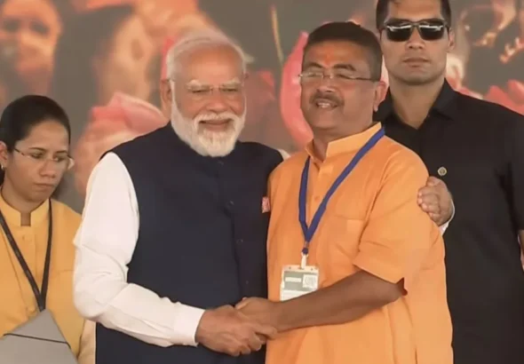 suvendu-adhikari-takes-oath-with-5-ministers-as-west-bengal-first-bjp-chief-minister