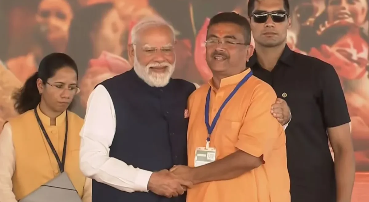 suvendu-adhikari-takes-oath-with-5-ministers-as-west-bengal-first-bjp-chief-minister