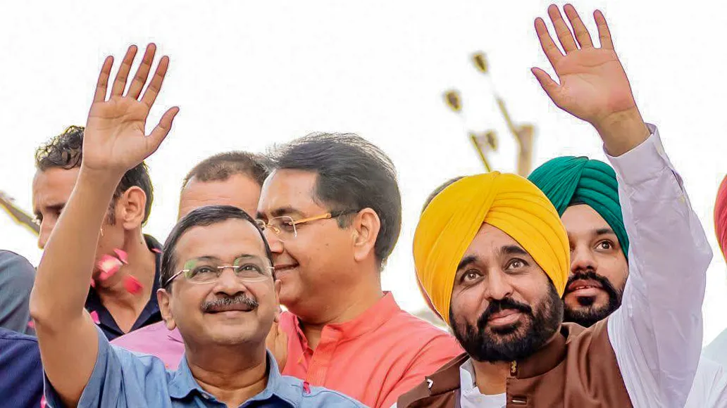 bhagwant-mann-with-arvind-kejriwal-women -punjab