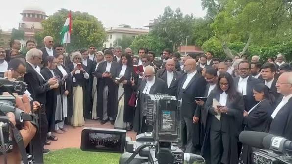 lawyer-community-unites-in-support-of-student-protesters