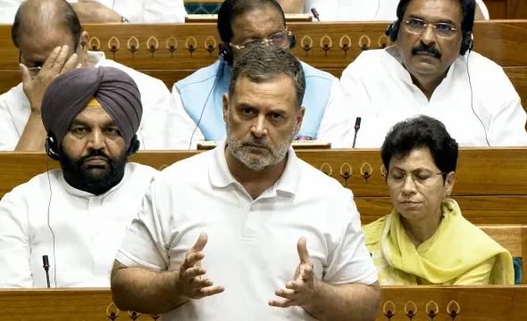 rahul-gandhi-idiot-and-andhbhakt-words-controversy-amit-shah