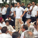 rahul-priyanka-congress-protest-pm-residence