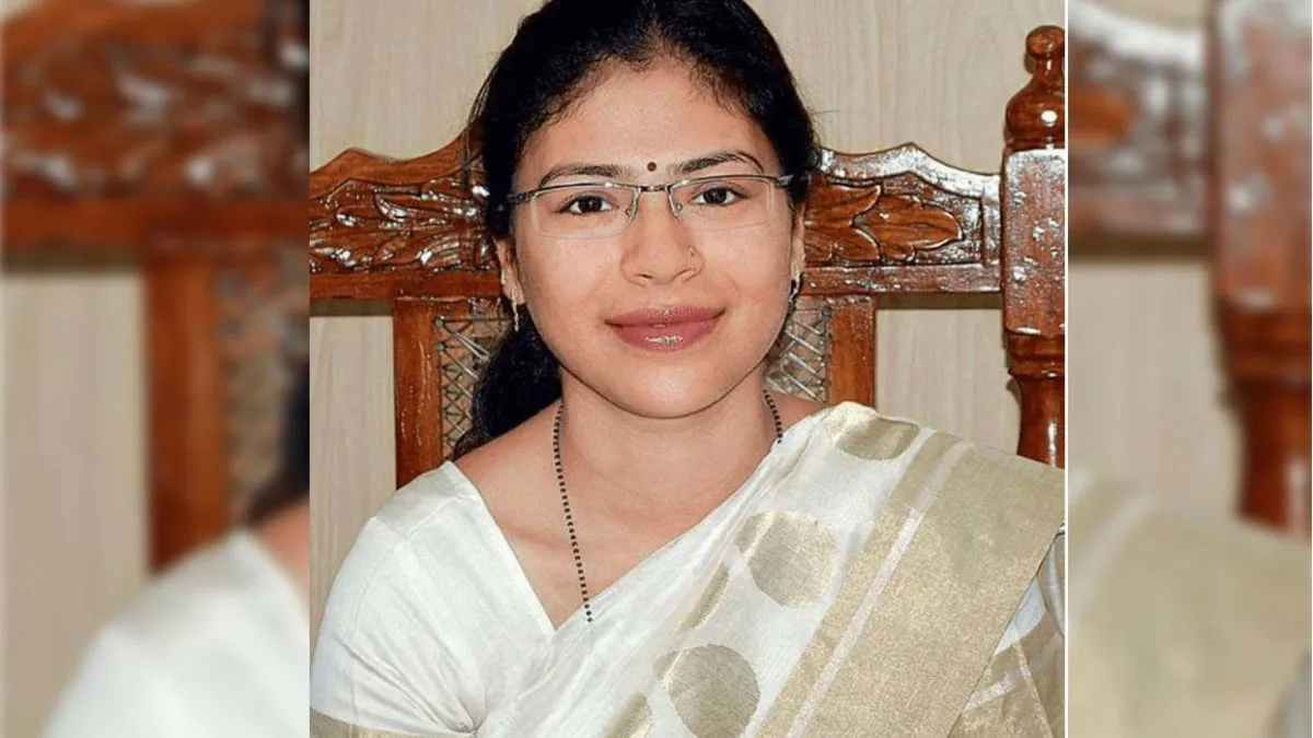 Durga-Shakti-Nagpal-Dainik