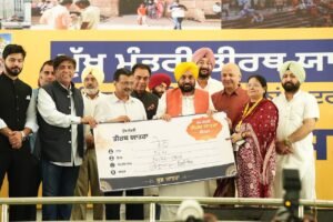 punjab-free-tirth-yatra-buses-flag-off-kejriwal-mann