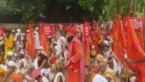 sadhu sant protest in delhi ram mandir chori