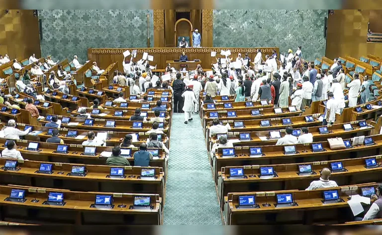 sansad mey hangama