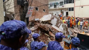 delhi-satya-niketan-building-collapse