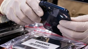 fraud-cyber-seized-handsets-03